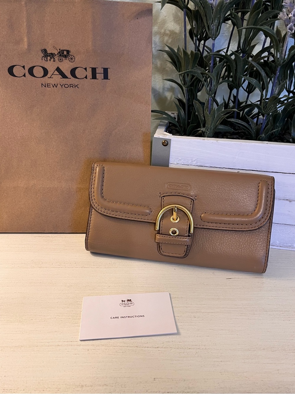 Coach Campbell Soft Leather Buckle Trifold Wallet Camel (tan) NWOT